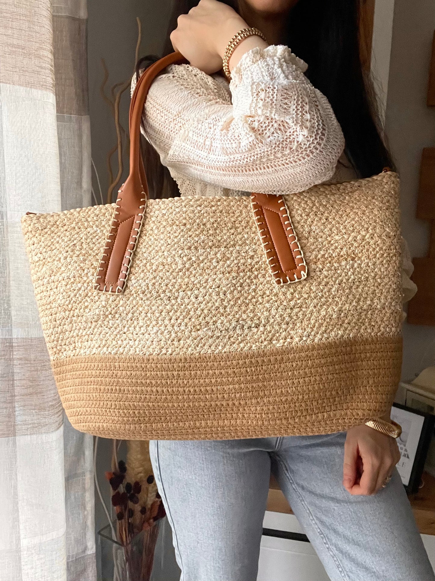 Shopper In Paglia