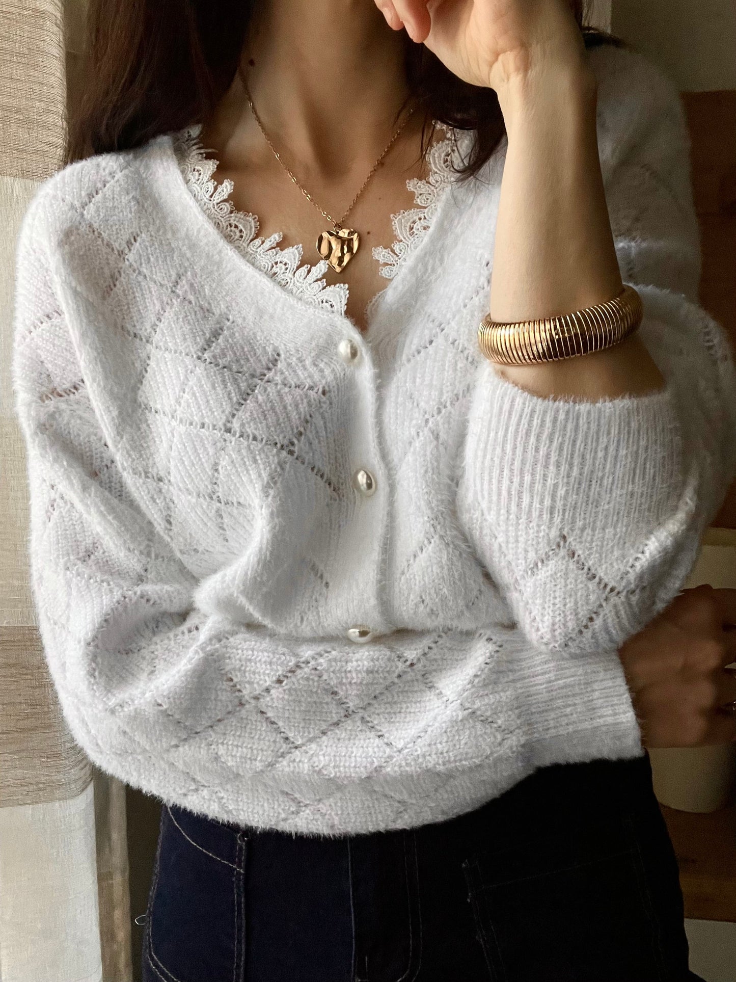 Cardigan White Lily