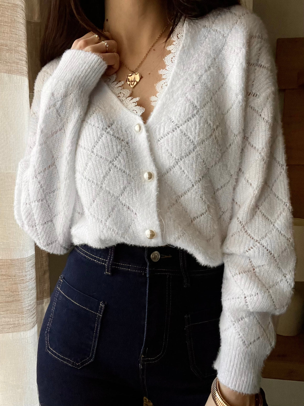Cardigan White Lily